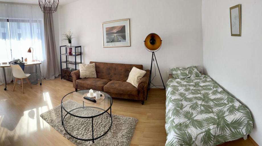 Schone, Gut Ausgestattete Wohnung Fur 1 Bis 4 Personen - Zentral Gelegen Бад Емс Екстериор снимка