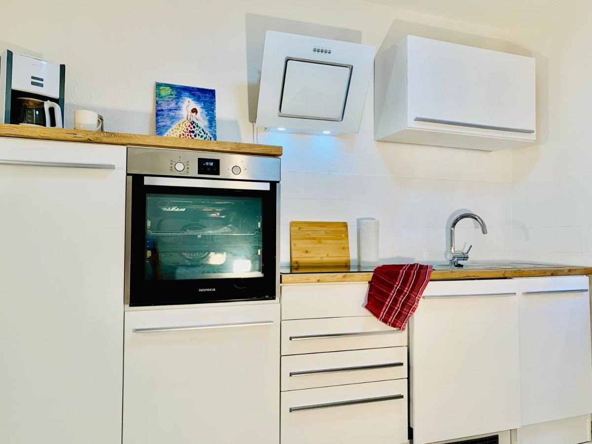 Schone, Gut Ausgestattete Wohnung Fur 1 Bis 4 Personen - Zentral Gelegen Бад Емс Екстериор снимка