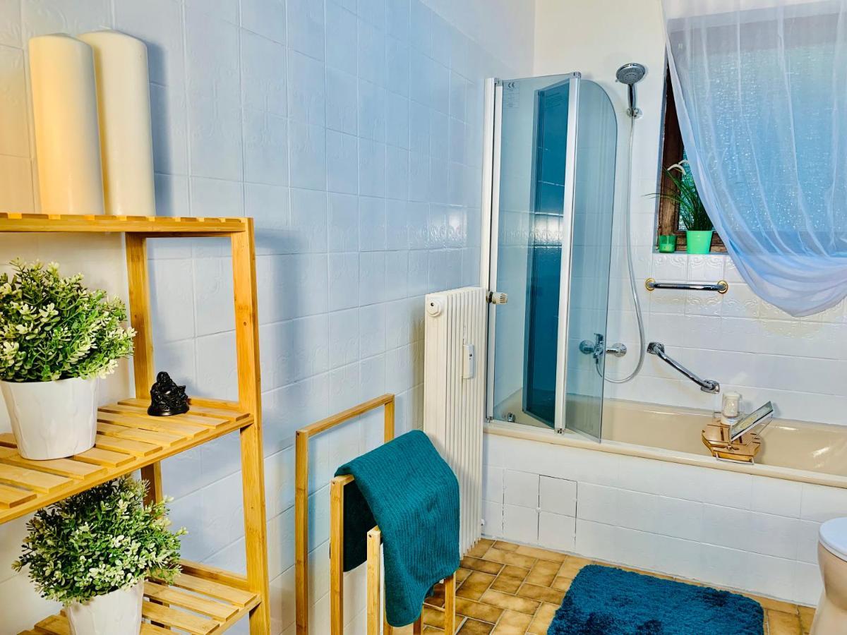 Schone, Gut Ausgestattete Wohnung Fur 1 Bis 4 Personen - Zentral Gelegen Бад Емс Екстериор снимка